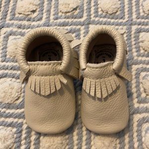 NEW - freshly picked moccasins - unisex size 3